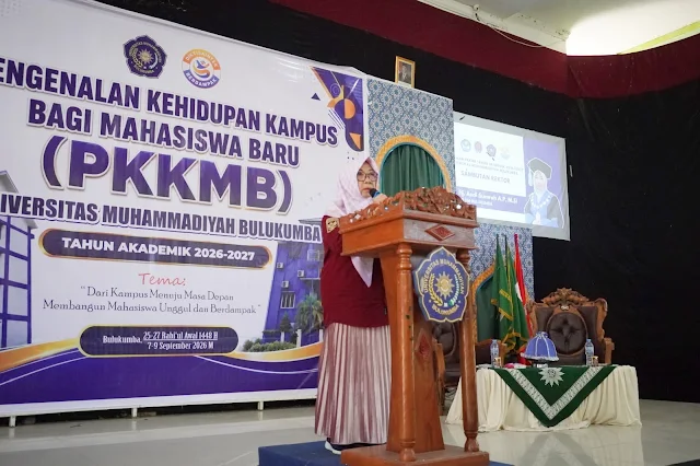 Menjadi Mahasiswa Bukan Sekadar Raih Ijazah, Pesan Rektor pada PKKMB UM Bulukumba 2026